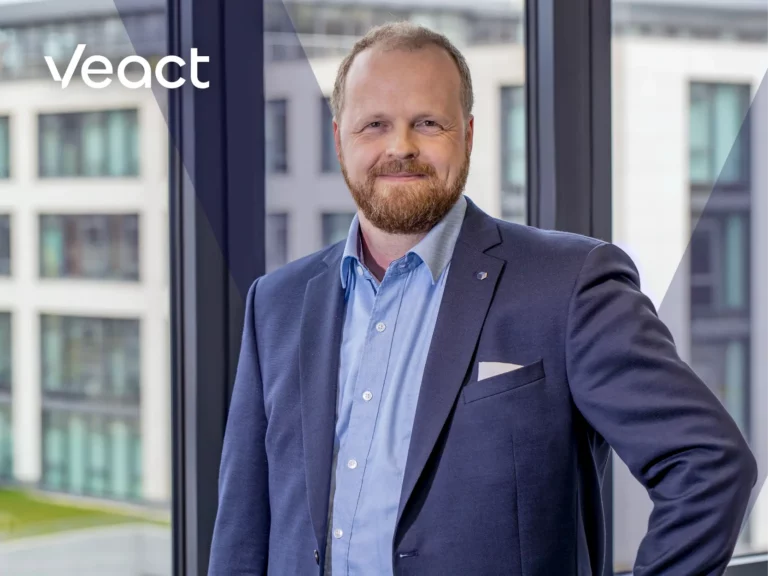 Markus Gallenberger - Chief Executive Officer bei Veact GmbH mit blauem Logo
